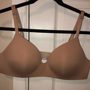 Victoria’s Secret T-Shirt Lightly Lined Wireless Bra